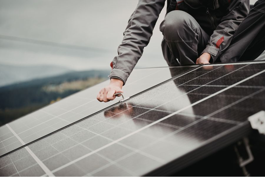Ist ein Balkonkraftwerk mit 800 Watt erlaubt? Was du 2026 wissen musst